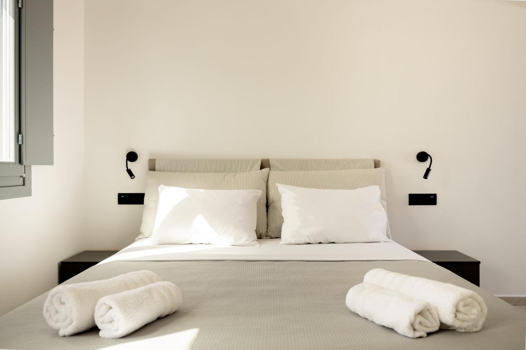 Nastram Suites Oia 객실 사진